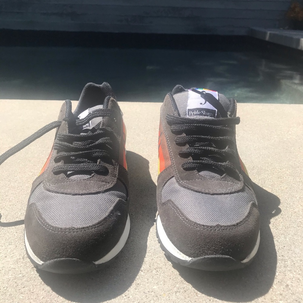 almost NEW-Pride shoes! Size 44 or 10,w/Bear claw. - Picture 4 of 5